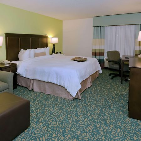 Hampton Inn & Suites Miami-Doral Dolphin Mall Стая снимка