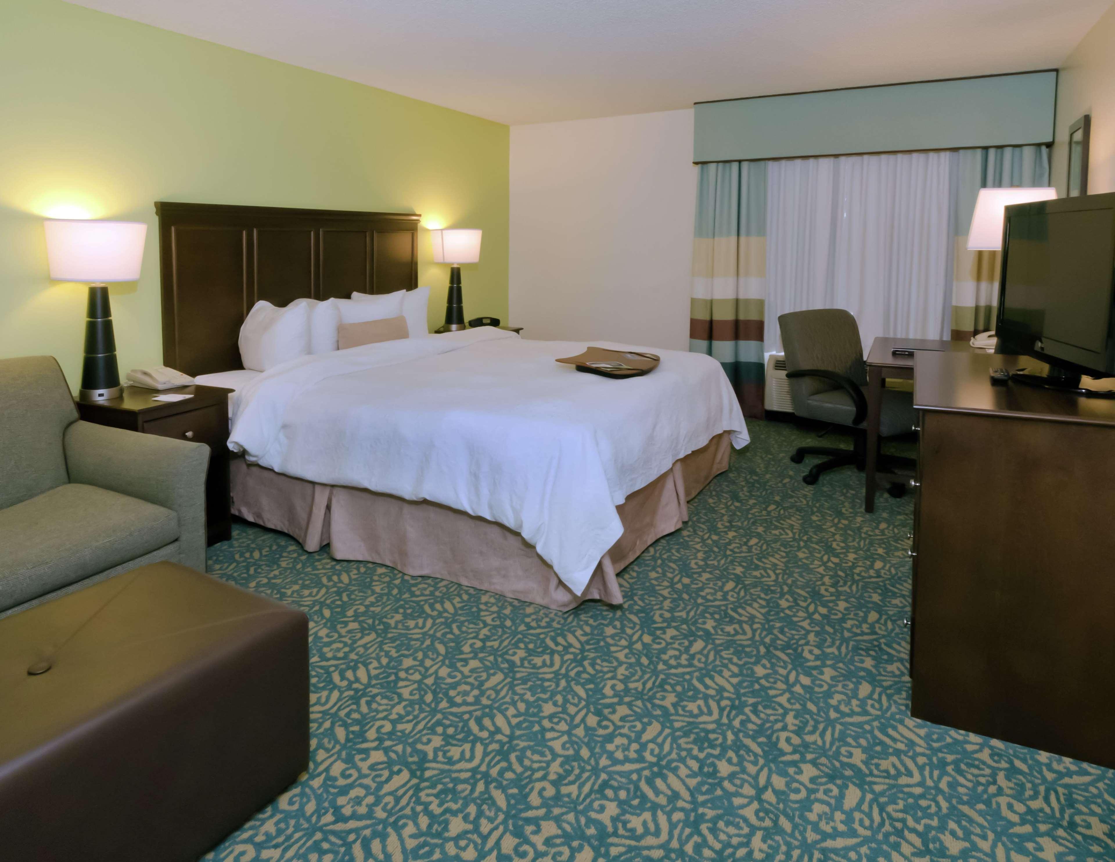 Hampton Inn & Suites Miami-Doral Dolphin Mall Стая снимка