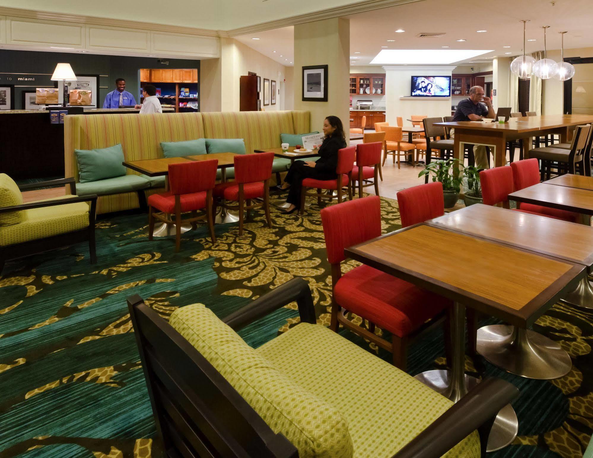 Hampton Inn & Suites Miami-Doral Dolphin Mall Екстериор снимка